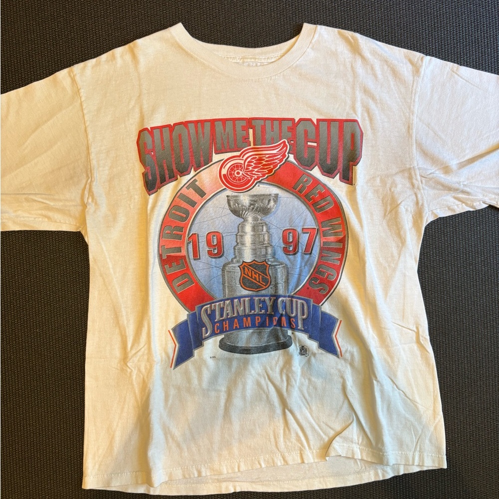 Vintage Starter Detroit Red Wings 1997 Stanley Cup Champions T-Shirt